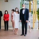 Don Felipe y Doña Letizia llegan a las instalaciones de la nueva sede de ABC para asistir al acto en honor de los galardonados con los premios ‘Mariano de Cavia’, ‘Luca de Tena’ y ‘Mingote’, a 22 de junio de 2021, en Madrid, España.ACTOS OFICIALES;FAMILIAS REALESChema Clares22/06/2021