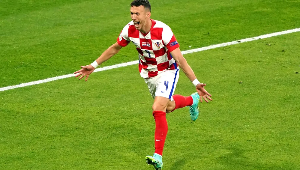 Perisic celebra su gol a Escocia