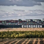 El portacontenedores "Ever Given" volvió a navegar el 29 de marzo, pero fue retenido