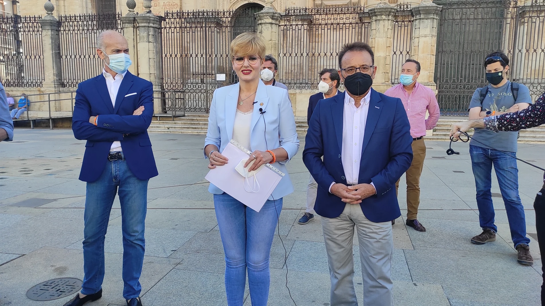 Francisco Díaz, María Cantos y Miguel Castro, los tres concejales de Cs en el Ayuntamiento de Jaén que han abandonado el gobierno local