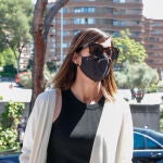 Alba Santana, el día del funeral de su madre, Mila Ximénez
