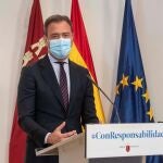 El consejero de presidencia y turismo de la Comunidad de Murcia Marcos Ortuño, durante su intervención en la rueda de prensa