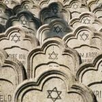 Vista de las lápidas de judíos rumanos que murieron combatiendo por Rumanía en la I Guerra Mundial, en el cementerio judío de Iasi