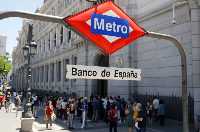 Una deuda pública desbocada amenaza con dar jaque mate a la economía