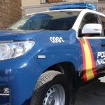 Detienen a tres jóvenes por forzar a una persona con diversidad funcional a sacar dinero del cajero para robarle.