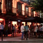 De los 57 brotes activos en Cantabria, 17 están vinculados a establecimientos y actividades de ocio nocturno