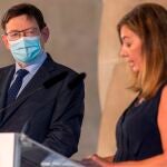 El presidente de la Comunidad Valenciana, Ximo Puig (i), y la presidenta Balear, Francina Armengol (d), clausuran la primera Cumbre entre la Comunidad Valenciana y la Balear, este martes en Palma de Mallorca.