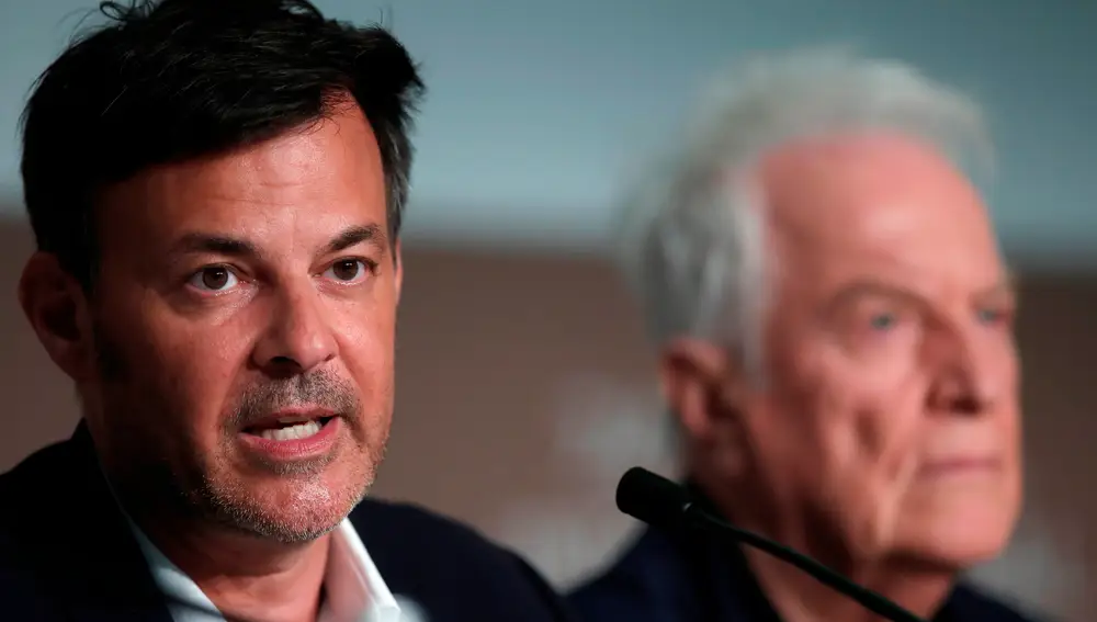 François Ozon (izda.) y el actor Andre Dussollier en rueda de prensa