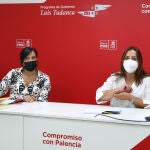 La secretaria de Organización del PSOE de Castilla y León, Ana Sánchez, acompañada de la secretaria general del PSOE de Palencia, Miriam Andrés