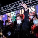 18 July 2021, Chile, Santiago: Presidential candidate Gabriel Boric (C) speaks to his supporters after receiving the news of his victory with more than 60\% of the votes and is elected as the presidential candidate for the left-wing electoral coalition for Chile's presidential election. Photo: Felipe Figueroa/SOPA Images via ZUMA Press Wire/dpaFelipe Figueroa/SOPA Images via / DPA18/07/2021 ONLY FOR USE IN SPAIN
