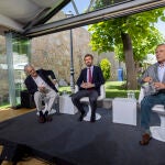 El Partido Popular celebra en Ávila la jornada "Concordia, Constitución y Patriotismo", con la presencia del presidente nacional del PP, Pablo Casado, que intervino en la mesa redonda 'La Concordia, base de nuestra Constitución y del éxito de nuestra democracia' junto al exministro y presidente de la Fundación Transición Española, Rafael Arias Salgado; y el exministro y diplomático Ignacio Camuñas