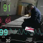 Los menores de 40 años que se infectan pueden tener síntomas hasta ocho meses después, lo que se traduce en pruebas, consultas médicas y bajas recurrentes