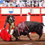 Buen derechazo de Morante al primero, en Santander