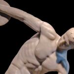 Mirón de Eléuteras realizó en torno al 450 a.C. la primera e icónica escultura del Discóbolo
