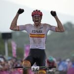 David Valero Serrano celebra la medalla de bronce lograda en Tokio 2020.