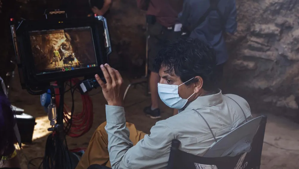 M. Night Shyamalan en el set de rodaje de "Tiempo", su última película