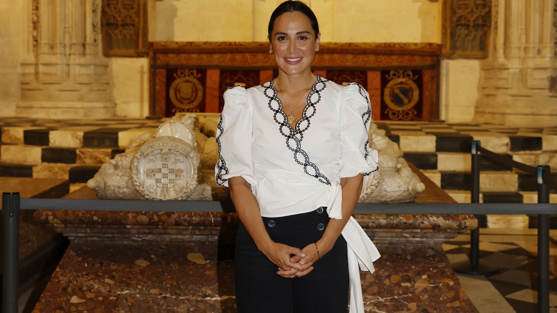 Tamara Falcó asistiendo al acto " Dialogos en la catedral para la concordia " en Burgos.
