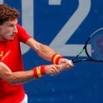 Pablo Carreño devuelve con un revés un golpe de Khachanov