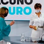 La ministra de Política Territorial y portavoz del Gobierno, Isabel Rodríguez, y la ministra para la Transición Ecológica, Teresa Ribera, llegan a la rueda de prensa posterior a la reunión del Consejo de Ministros