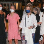 La Reina Letizia, la Reina Emerita y las infantas disfrutando de una cena familiar a 07 de Agosto de 2021 en Mallorca (España)