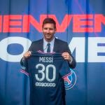 Leo Messi, con su camiseta del PSG con el dorsal 30.