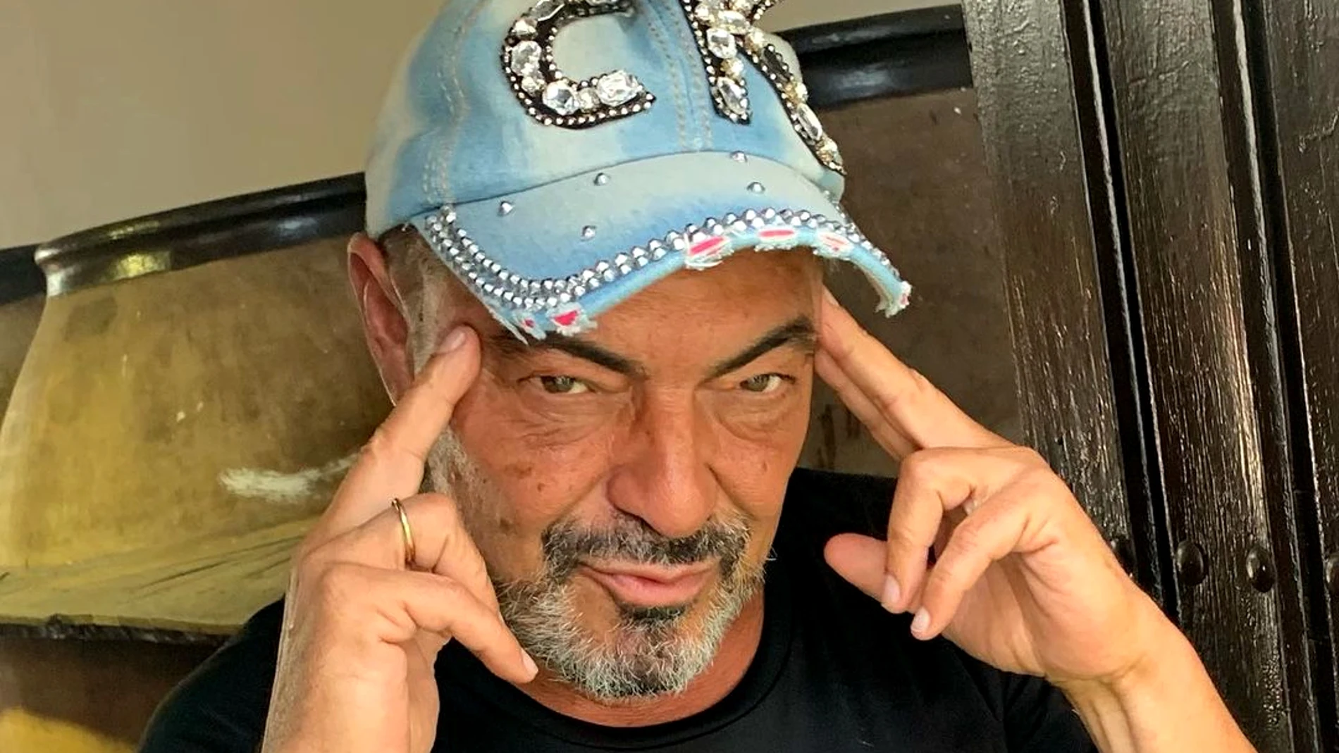 Antonio Canales en redes sociales