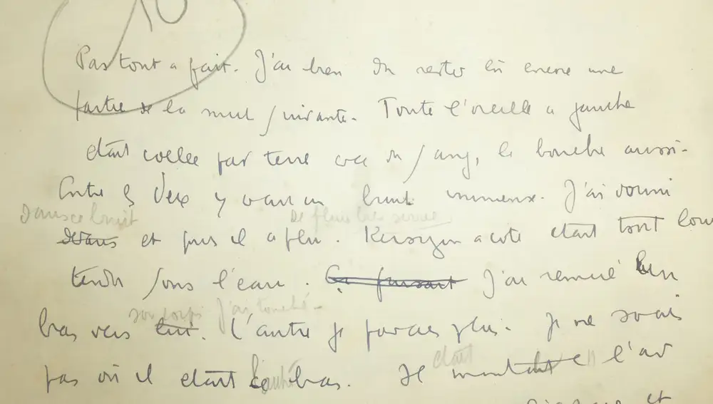 Imagen de uno de los manuscritos que han aparecido del escritor. En esta hoja pueden apreciarse sus tachaduras y correcciones.