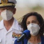 La ministra de Defensa asegura que hoy llegarán a España 420 afganos en tres aviones y que no descarta una operación fuera del aeropuerto de Kabul para “recoger” colaboradores.