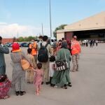 LLegada de un grupo de afganos a Torrejón de Ardoz (Madrid)