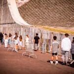 Vacunación en Santiago de Compostela de adolescentes de 12 a 13 años que comenzó este lunes y prosigue toda la semana con dosis de la vacuna de Moderna contra la covid-19, adelantándose a la previsión inicial.