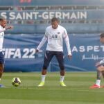 Mbappé y Neymar, titulares. Messi suplente
