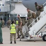 Miembros de las Fuerzas Armadas británicas en su salida de Afganistán