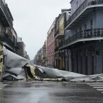 Tejado arrancada por el huracán Ida en Nueva Orleans.