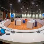 Vista de la reunión del Gobierno y los agentes sociales esta mañana en Madrid, para tratar la subida del salario mínimo interprofesional (SMI)