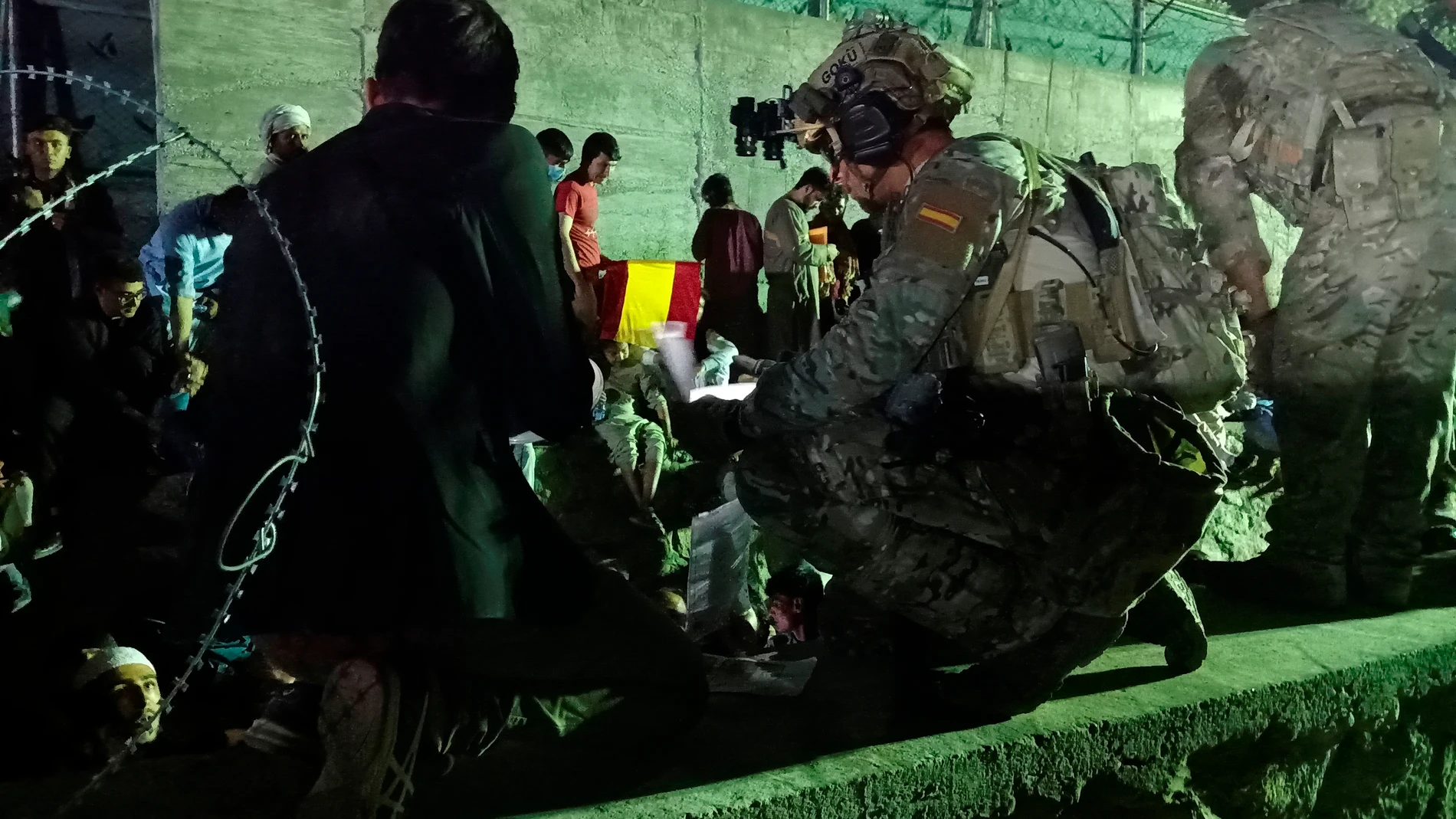 Un 'boina vede' en Kabul que participó en las labores de evacuación de afganos en el aeropuerto