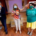 La consejera de Educación y Cultura de Murcia, Mabel Campuzano, junto al director general de centros educativos, Jes's Pellicer, en el IES Jose Planes de Espinardo (Murcia)