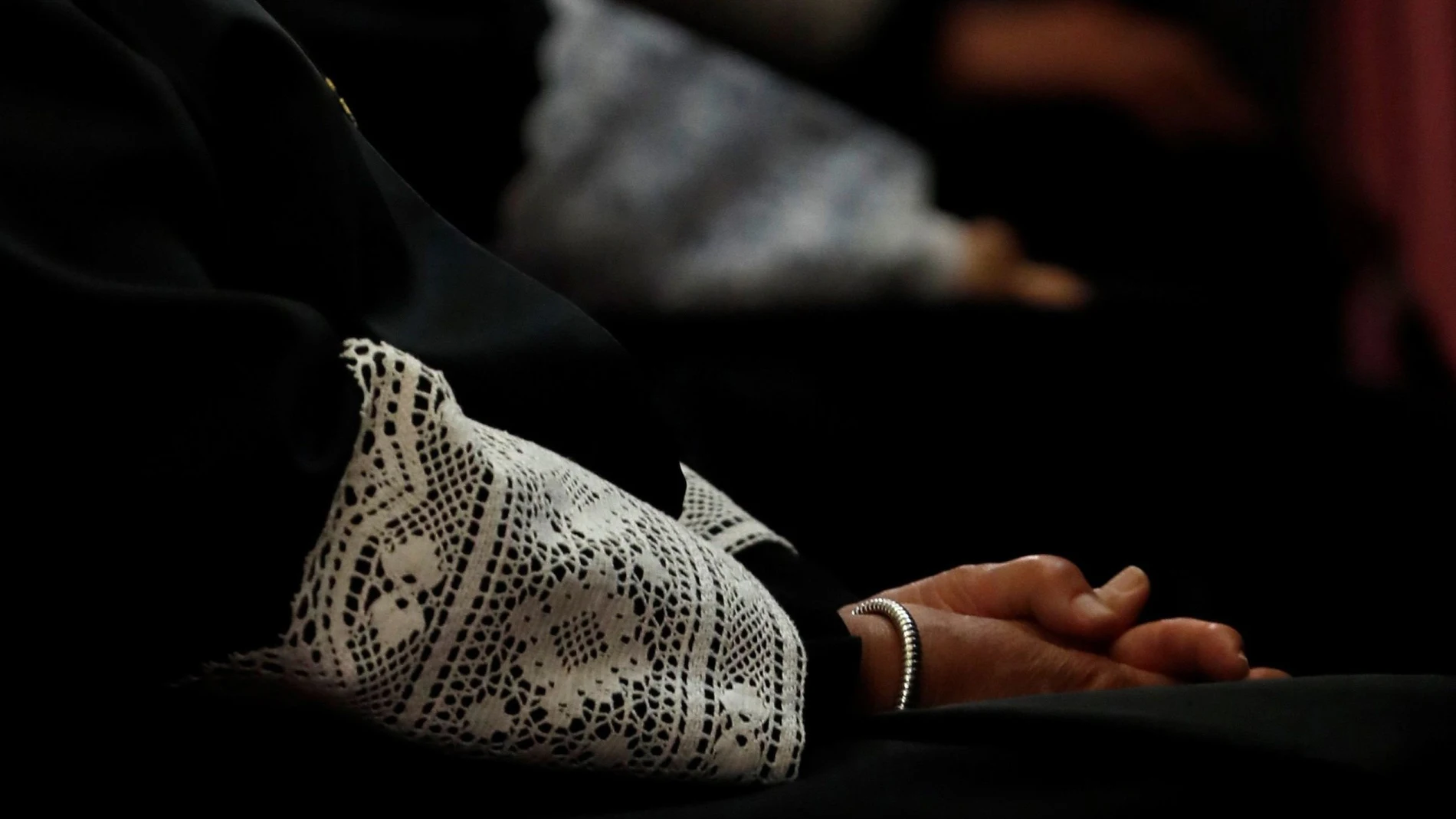 Los magistrados del Tribunal Supremo no aprecian pruebas suficientes para condenar al acusado por inducción al suicidio y estafa