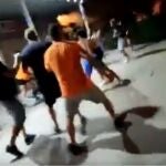 Un grupo de jóvenes agrede a los falleros de la comisión Norman Bethue de Valencia