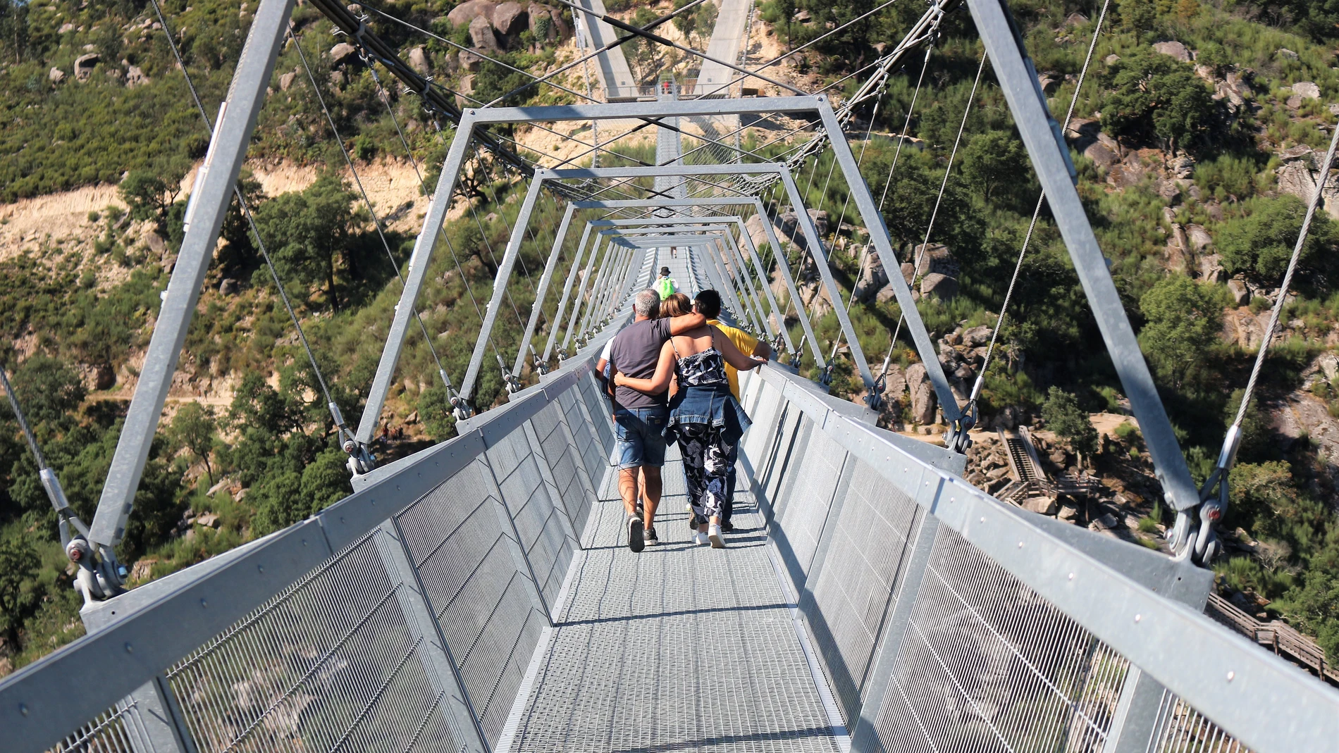 Así es el puente Arouca 516 en Portugal