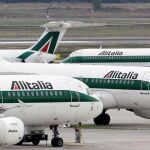 La situación de Alitalia empeoró por la pandemia que hizo que los vuelos se quedaran en tierra en todo el mundo durante meses