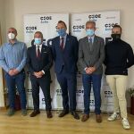 El director de Administración Local, Héctor Palencia, se ha reunido con los representantes de CEOE Ávila, Federación de Construcción y Promoción, Asociación Intersectorial de Autónomos de Ávila, Asociación de Jóvenes Empresarios de Ávila y Federación del Metal para hacer balance de las inversiones de la Junta en los últimos 12 meses