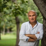 Fernando Benzo ha escrito una novela con puntos de humor y repleta de música
