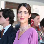 La duquesa de Huéscar vuelve a deslumbrar con su último look de invitada