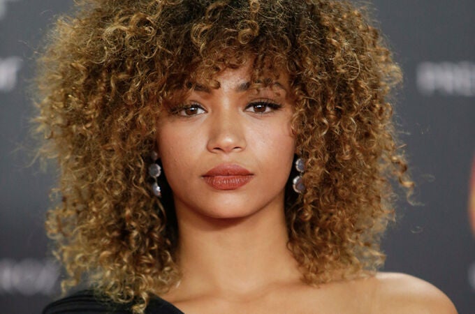 Berta Vázquez con pelo shaggy rizado. Berta Vázquez con pelo shaggy rizado.