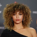 Berta Vázquez con pelo shaggy rizado.