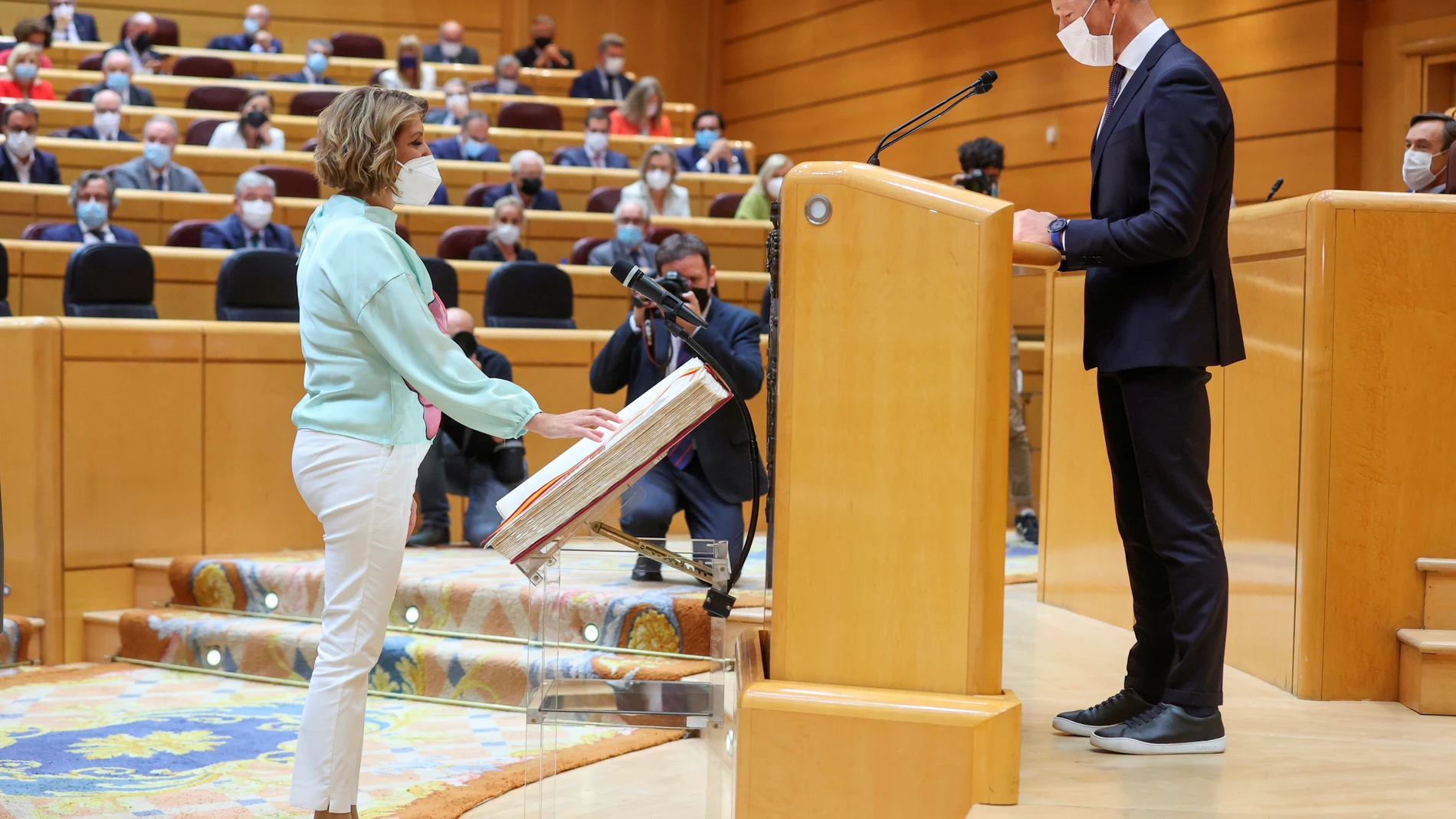 La senadora socialista por Andalucía Susana Díaz, durante su toma posesión en la Cámara Alta