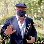 El comisario jubilado José Manuel Villarejo a su salida de la Audiencia Nacional donde ha acudido a entregar un escrito al juez que le investiga por el caso ‘Tándem’, a 15 de septiembre de 2021, en Madrid.