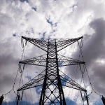 Torre eléctrica y tendido eléctrico