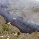 El magma rodea las viviendas