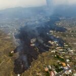 Imagen de la lengua de lava de La Palma, que arrasa con todo a su paso y ha obligado al desalojo de unas 6.000 personas